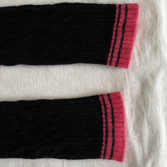 Le Tigre vintage cable crewneck pullover with sweet pink angora trim and tiger - Picture 10 of 14